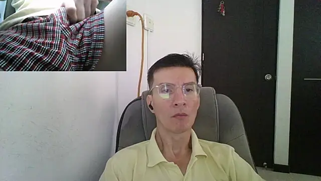 Snapshot of fieryloves chatting on 12-19-24, 01:18 fieryloves online show from 12-19-24, 01:18