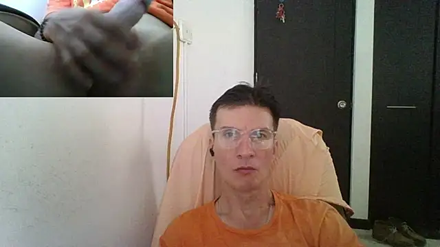 Snapshot of fieryloves chatting on 12-28-24, 08:25 fieryloves online show from 12-28-24, 08:25