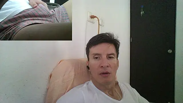 Snapshot of fieryloves chatting on 01-11-25, 03:09 fieryloves online show from 01-11-25, 03:09