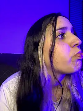 Snapshot of valentina_jonnes1 chatting on 01-11-26, 03:44 valentina jonnes1 online show from 01-11-26, 03:44