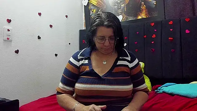 Snapshot of Evaaross_2345 chatting on 06-19-26, 08:12 Evaaross 2345 online show from 06-19-26, 08:12