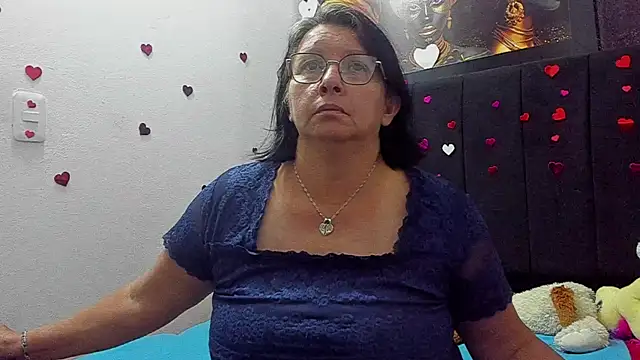 Snapshot of Evaaross_2345 chatting on 07-07-26, 07:29 Evaaross 2345 online show from 07-07-26, 07:29
