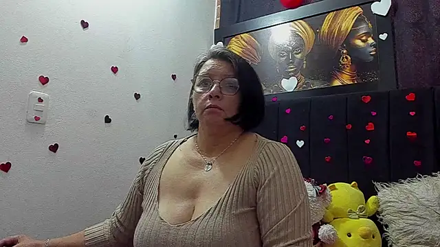 Snapshot of Evaaross_2345 chatting on 08-02-26, 02:26 Evaaross 2345 online show from 08-02-26, 02:26