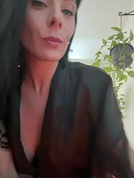 Snapshot of VixenVixie chatting on 12-16-24, 10:34 VixenVixie online show from 12-16-24, 10:34