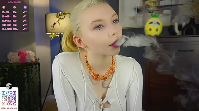 DaisyElmers online show from 03-08-25, 03:17