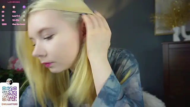 DaisyElmers online show from 03-18-25, 03:20