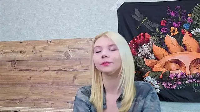 DaisyElmers online show from 10-04-25, 03:48