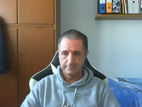 Snapshot of lliuk70mi chatting on 12-27-24, 12:01 lliuk70mi online show from 12-27-24, 12:01