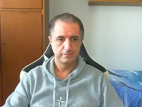 Snapshot of lliuk70mi chatting on 02-15-25, 12:11 lliuk70mi online show from 02-15-25, 12:11