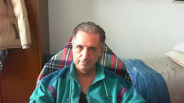 Snapshot of lliuk70mi chatting on 03-06-26, 02:24 lliuk70mi online show from 03-06-26, 02:24