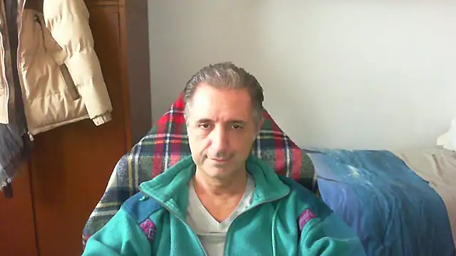 Snapshot of lliuk70mi chatting on 03-19-26, 03:38 lliuk70mi online show from 03-19-26, 03:38