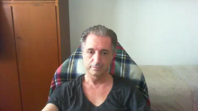 lliuk70mi online show from 04-10-26, 12:43