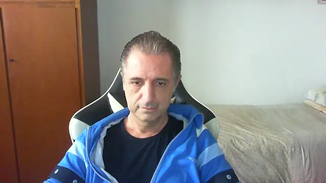 lliuk70mi online show from 05-05-26, 12:24