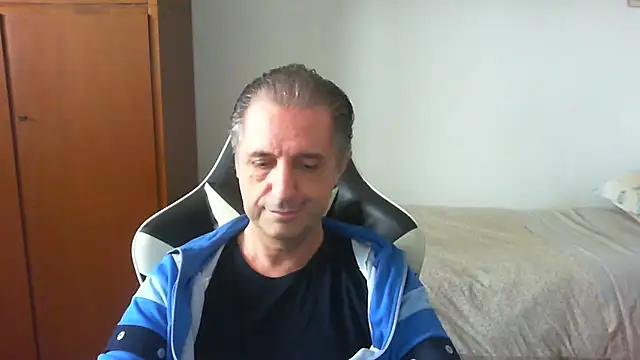 lliuk70mi online show from 05-06-26, 12:54