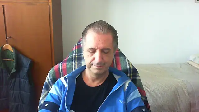 lliuk70mi online show from 05-07-26, 01:27