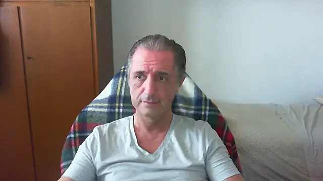 lliuk70mi online show from 05-12-26, 12:35