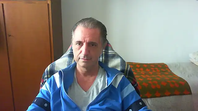 lliuk70mi online show from 05-15-26, 02:46