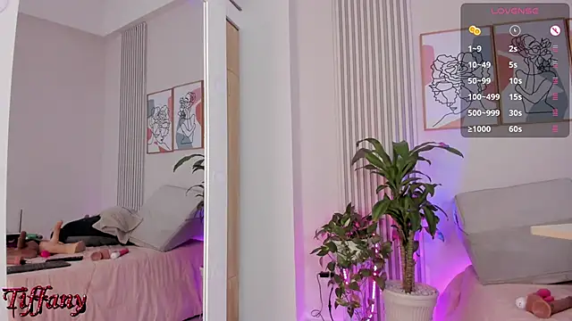 Snapshot of Tiffany_Sims1 chatting on 03-10-25, 10:45 Tiffany Sims1 online show from 03-10-25, 10:45