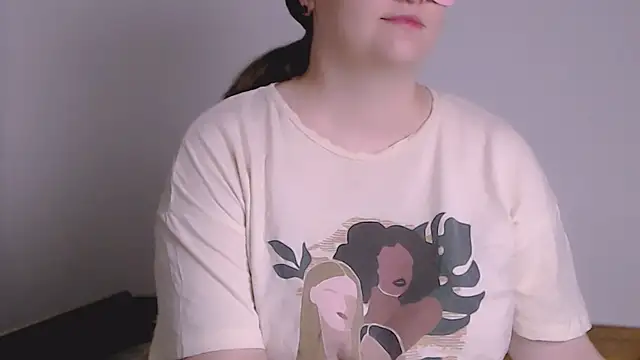 ChubbyMaia online show from 06-21-26, 06:43
