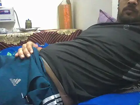 Snapshot of Desiboy_525 chatting on 11-01-25, 09:06 Desiboy 525 online show from 11-01-25, 09:06