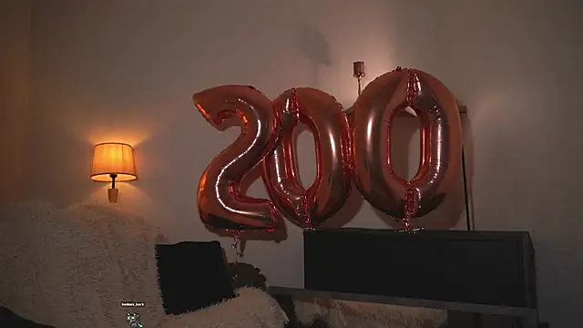 Snapshot of AudreyBarren chatting on 10-11-25, 04:44 AudreyBarren online show from 10-11-25, 04:44