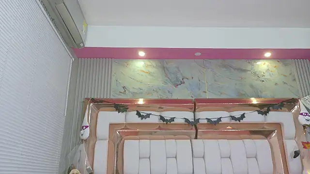 littleebonymommy online show from 10-21-25, 02:45