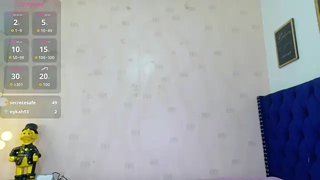 Snapshot of littleebonymommy chatting on 06-29-26, 07:14 littleebonymommy online show from 06-29-26, 07:14