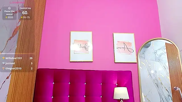 Snapshot of littleebonymommy chatting on 07-13-26, 07:16 littleebonymommy online show from 07-13-26, 07:16