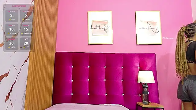 Snapshot of littleebonymommy chatting on 07-31-26, 07:24 littleebonymommy online show from 07-31-26, 07:24
