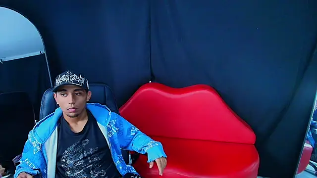 Annyeli online show from 06-19-26, 02:16