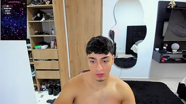 Snapshot of Cristhian_Evans chatting on 09-20-25, 02:29 Cristhian Evans online show from 09-20-25, 02:29