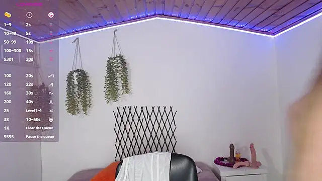 Snapshot of karla_charloby chatting on 10-14-25, 02:18 karla charloby online show from 10-14-25, 02:18