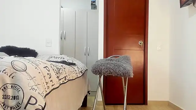 Snapshot of SophieBaker__ chatting on 03-19-25, 04:25 SophieBaker online show from 03-19-25, 04:25