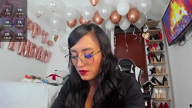 Snapshot of SophieBaker__ chatting on 11-04-25, 01:27 SophieBaker online show from 11-04-25, 01:27