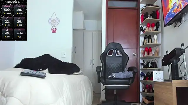 Snapshot of SophieBaker__ chatting on 02-24-26, 01:47 SophieBaker online show from 02-24-26, 01:47