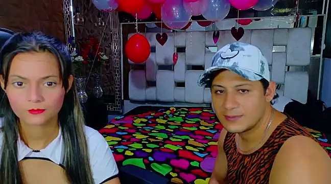 Snapshot of ValentinaAndTerry chatting on 02-15-25, 08:54 ValentinaAndTerry online show from 02-15-25, 08:54