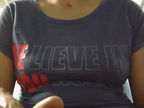 Snapshot of Thimiralagi chatting on 03-10-26, 03:06 Thimiralagi online show from 03-10-26, 03:06