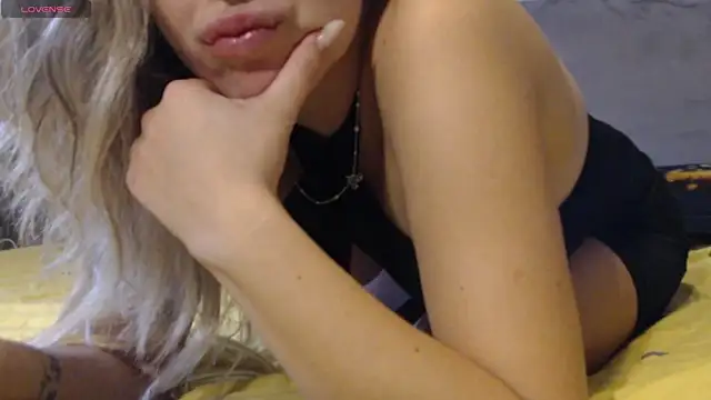 Snapshot of sweetlolly30 chatting on 11-06-25, 07:31 sweetlolly30 online show from 11-06-25, 07:31