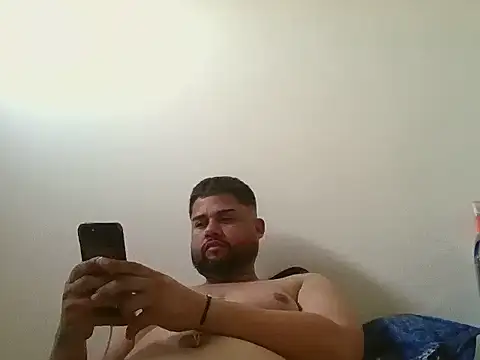 Snapshot of GABRIELGARCIA1313 chatting on 03-02-26, 01:29 GABRIELGARCIA1313 online show from 03-02-26, 01:29