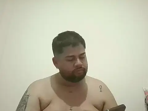 Snapshot of GABRIELGARCIA1313 chatting on 03-05-26, 11:23 GABRIELGARCIA1313 online show from 03-05-26, 11:23