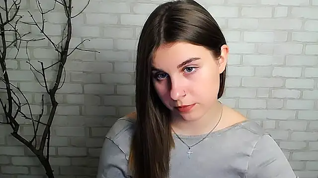 Snapshot of Sweet_Doll_Luna chatting on 12-19-24, 04:35 Sweet Doll Luna online show from 12-19-24, 04:35