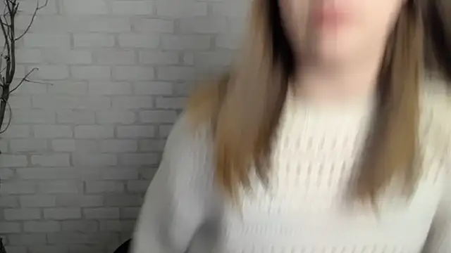 Snapshot of Sweet_Doll_Luna chatting on 12-29-24, 05:44 Sweet Doll Luna online show from 12-29-24, 05:44