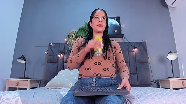 DulceAurora   online show from 10-09-25, 02:53