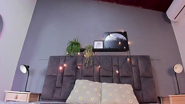 DulceAurora   online show from 11-15-25, 02:42