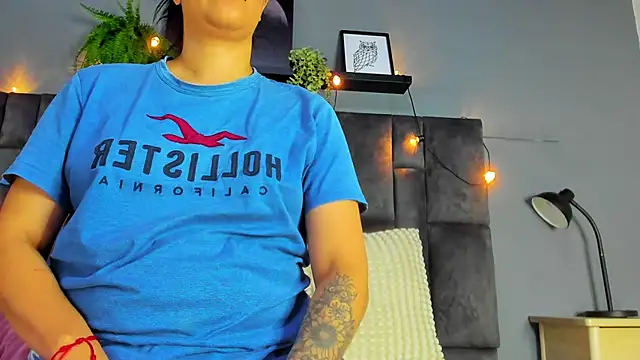 DulceAurora   online show from 07-08-26, 02:38
