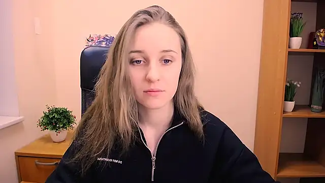  Nicole new online show from 01-19-25, 12:17