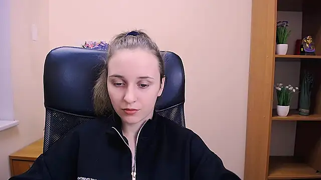  Nicole new online show from 01-24-25, 10:21