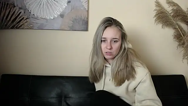  Nicole new online show from 11-08-25, 08:47