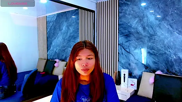 Snapshot of Isalombardi chatting on 09-21-25, 04:47 Isalombardi online show from 09-21-25, 04:47