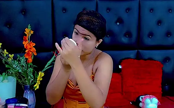 Snapshot of Isalombardi chatting on 02-07-26, 02:59 Isalombardi online show from 02-07-26, 02:59